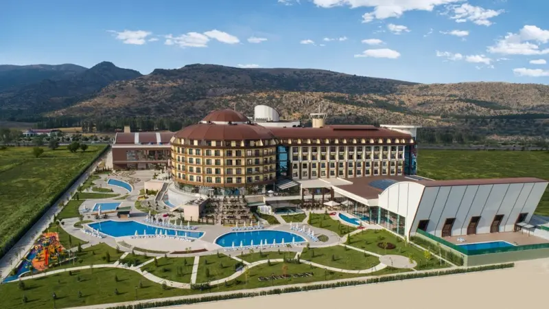 Akrones Thermal Hotel Spa, 5 yıldızlı Afyon Termal Oteller arasında yer alıyor.