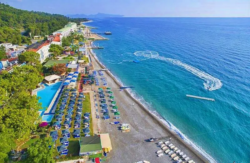 Beldibi Plajı, Antalya'nın mavi bayraklı plajlarındandır.