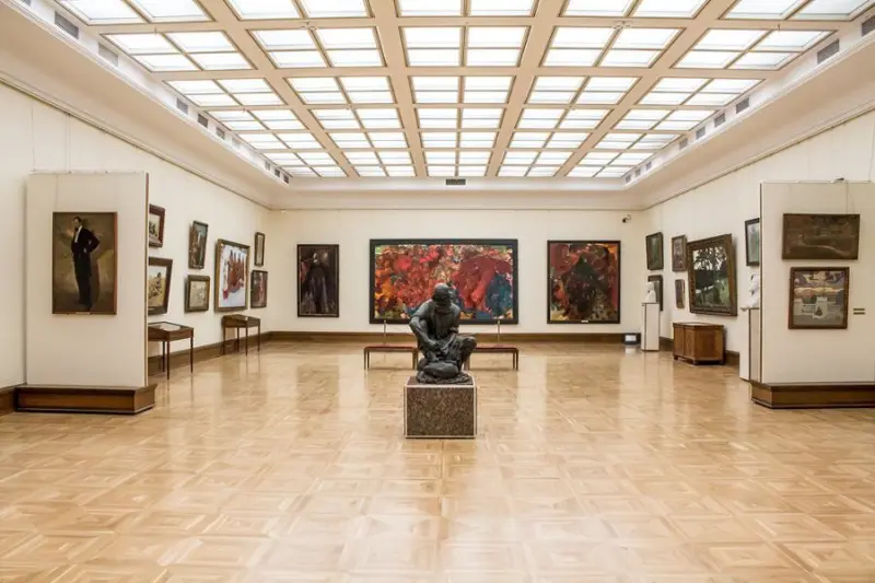Tretyakov Devlet Galerisinde, 19 ve 20’nci yüzyıllara ait sanat eserleri sergileniyor.